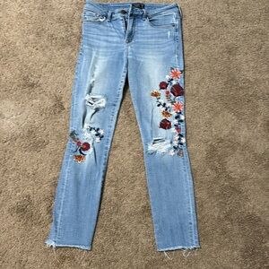 Abercrombie & Fitch skinny jeans with floral embroidery, size 2